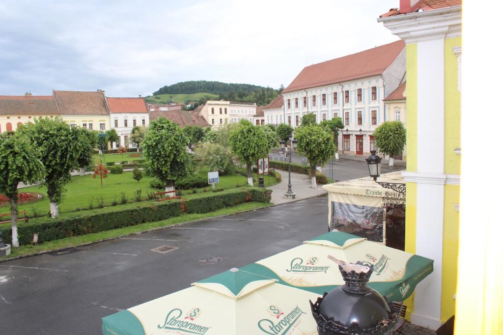 Ferdinand Apartments Medias Luaran gambar
