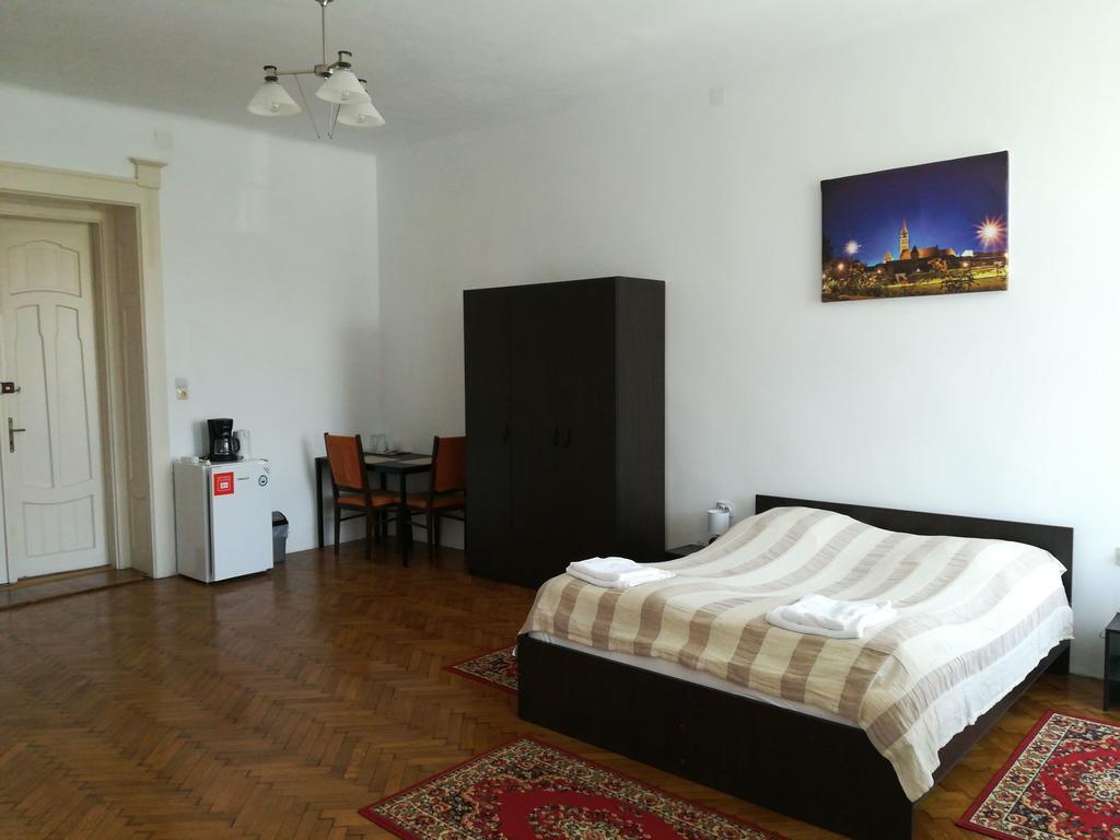 Ferdinand Apartments Medias Luaran gambar