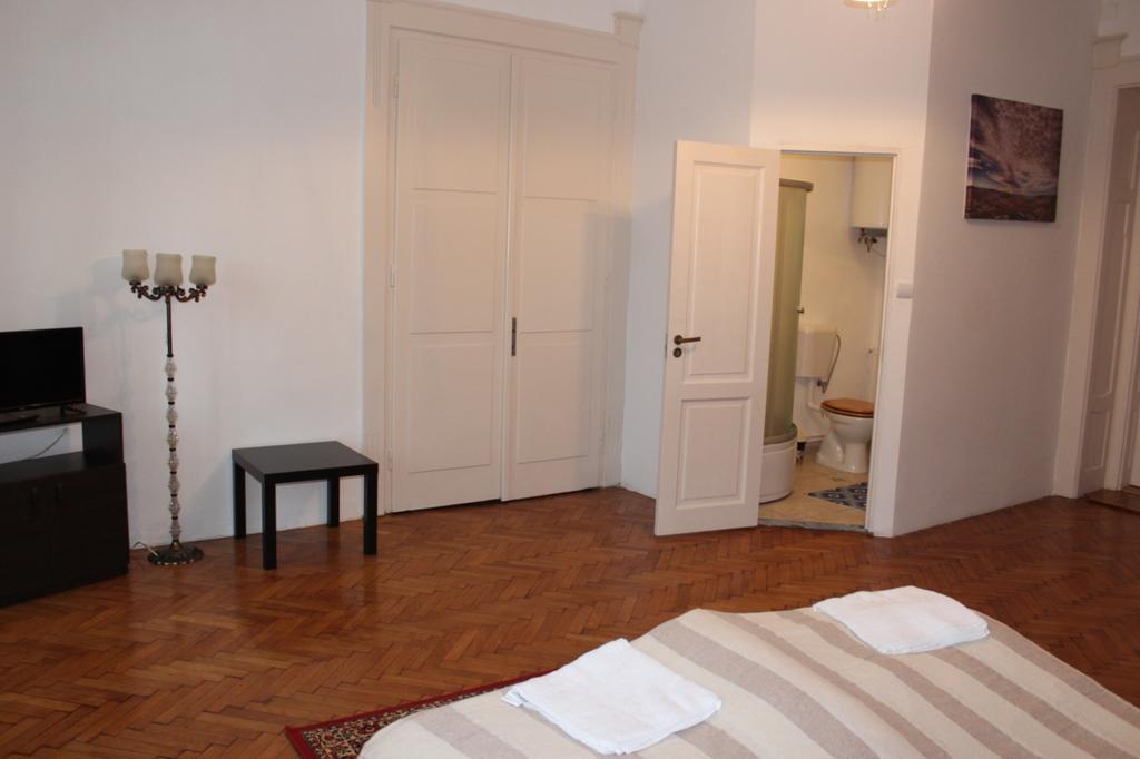 Ferdinand Apartments Medias Luaran gambar