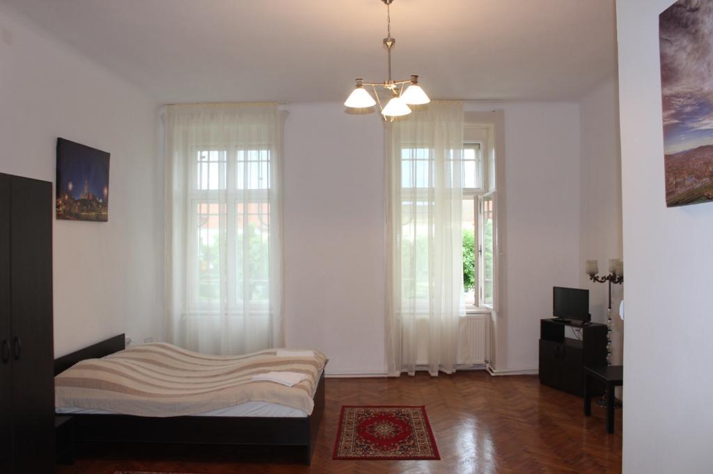 Ferdinand Apartments Medias Luaran gambar