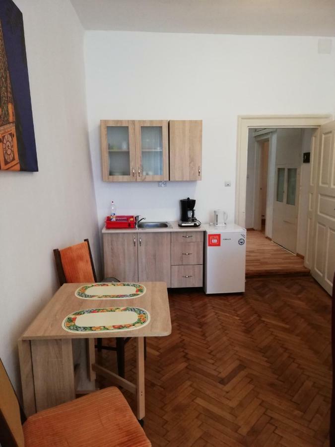 Ferdinand Apartments Medias Luaran gambar