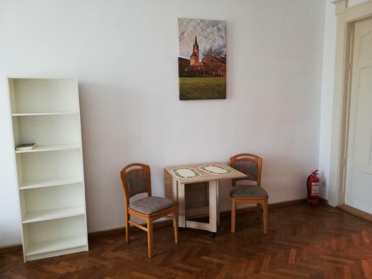 Ferdinand Apartments Medias Luaran gambar