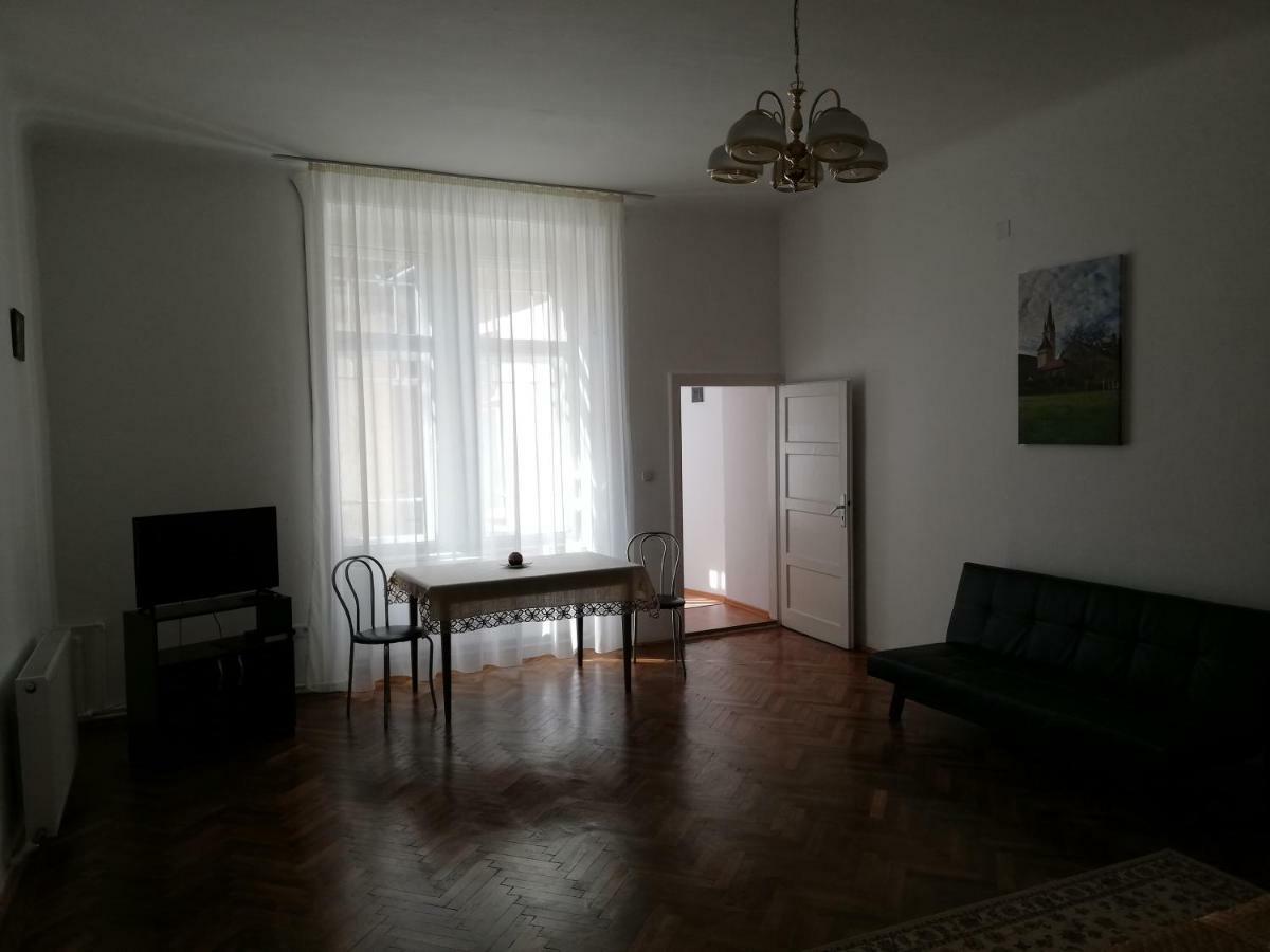 Ferdinand Apartments Medias Luaran gambar